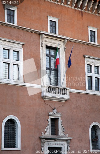 Image of Piazza venezia in Rome, Italy, building balcony where it speak D