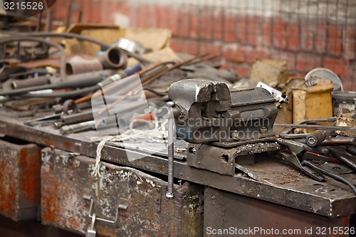 Image of Workshop table with vise