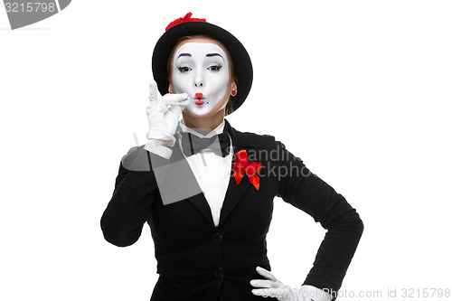 Image of Portrait of the mime representing something very small in size