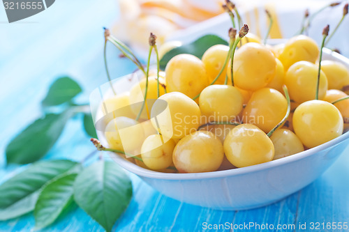 Image of yellow cherry