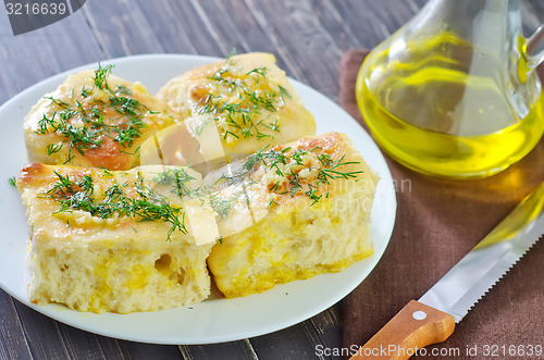 Image of fresh bread with garlic