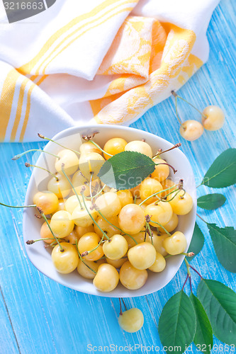 Image of yellow cherry