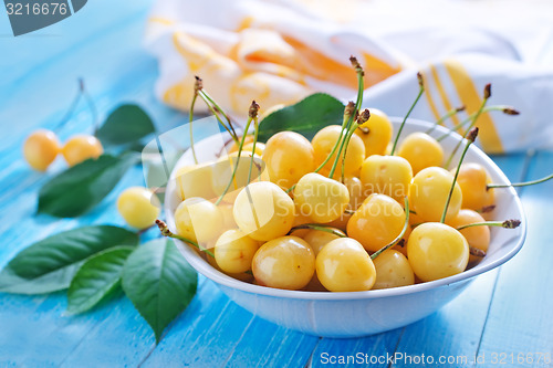 Image of yellow cherry