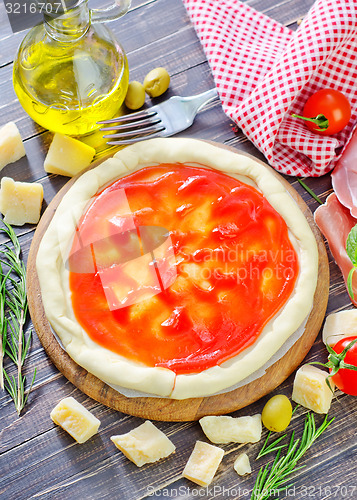 Image of fresh pizza