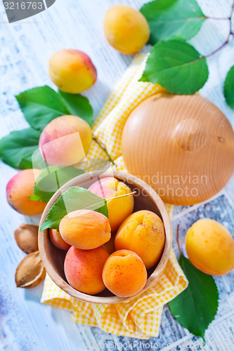 Image of apricots