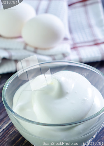 Image of whipping eggs with cream