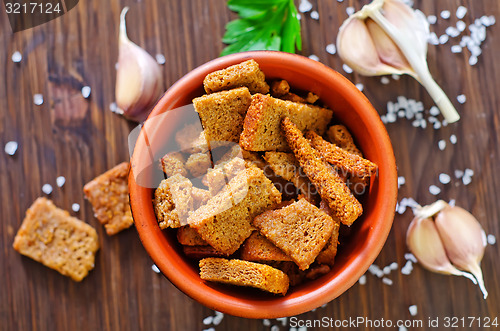 Image of croutons with salt and garlic