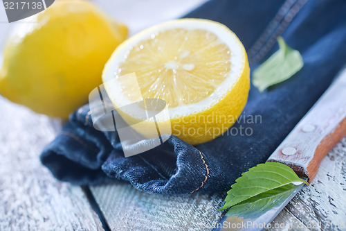 Image of fresh lemons