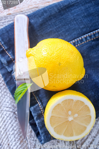 Image of fresh lemons