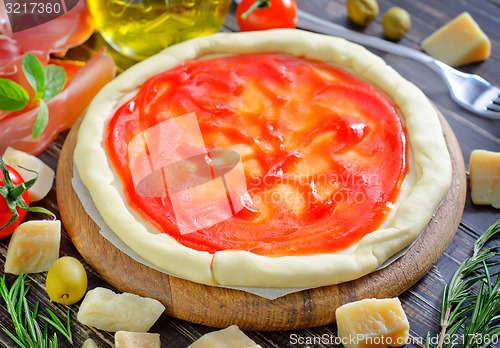 Image of fresh pizza