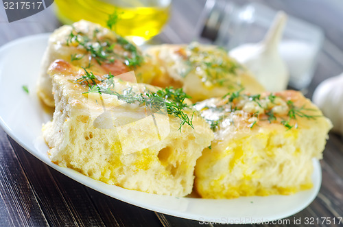 Image of fresh bread with garlic