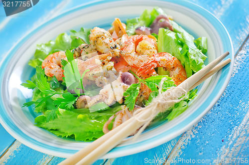 Image of salad with shrimps