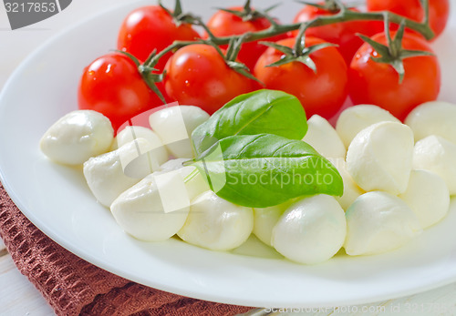 Image of tomato and cheese