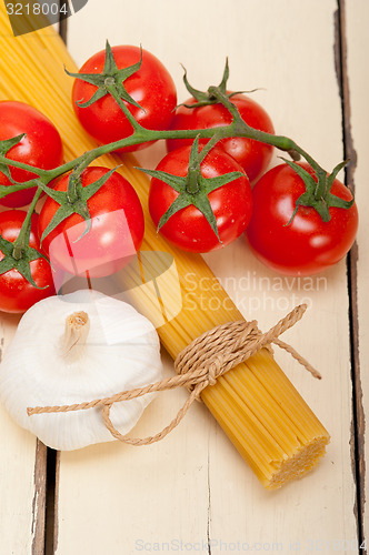 Image of Italian basic pasta ingredients