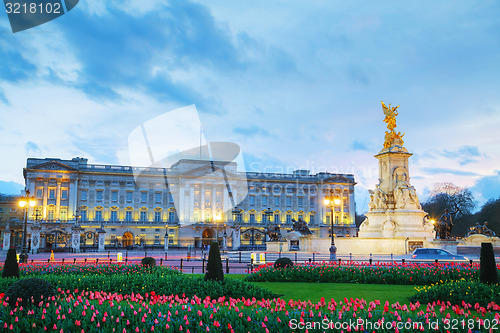 Image of Buckingham palace in London, Great Britain