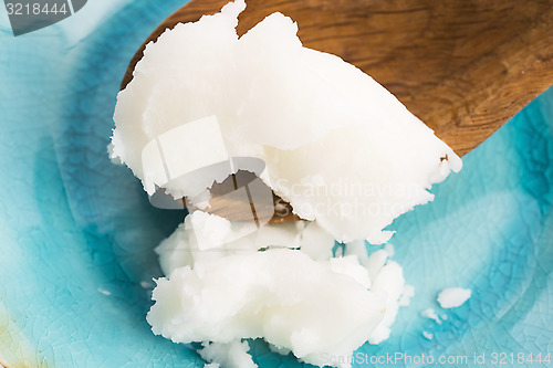 Image of Coconut oil for alternative therapy 