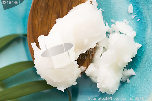 Image of Coconut oil for alternative therapy 