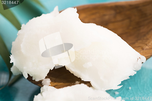 Image of Coconut oil for alternative therapy 