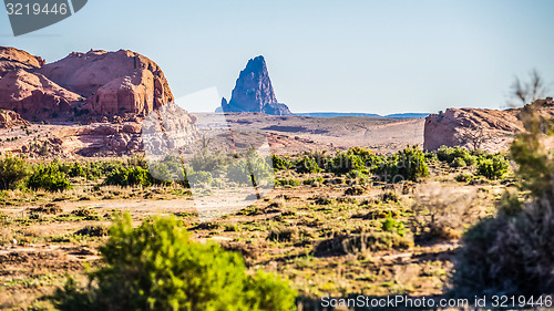 Image of El Capitan Peak just north of Kayenta Arizona in Monument Valley