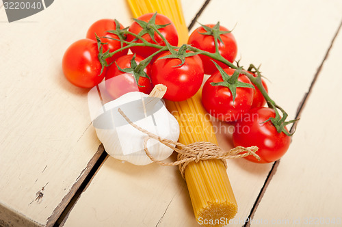Image of Italian basic pasta ingredients
