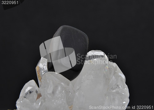 Image of Onyx on rock crystal