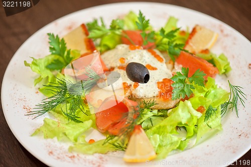 Image of salmon salad 