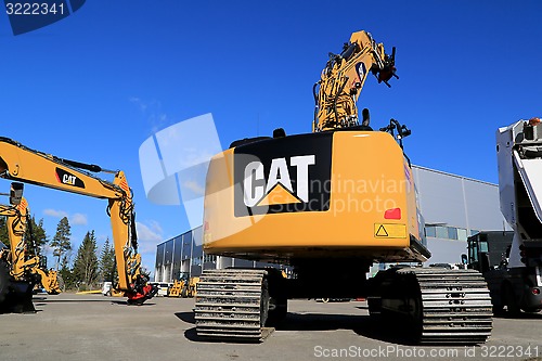 Image of Cat 320E Hydraulic Excavator on a Yard