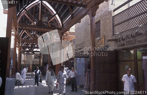 Image of ASIEN GOLF ARABISCH EMIRATE DUBAI SOUQ TEXTIL