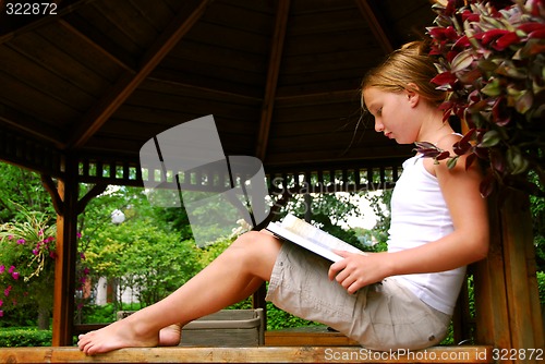 Image of Girl read book