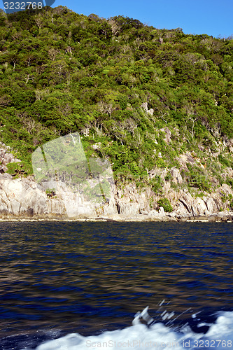 Image of asia  kho tao coastline       rocks  froth foam     sea 