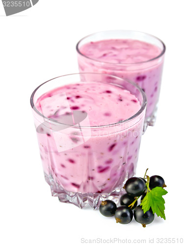 Image of Milkshake with black currants in two glassful