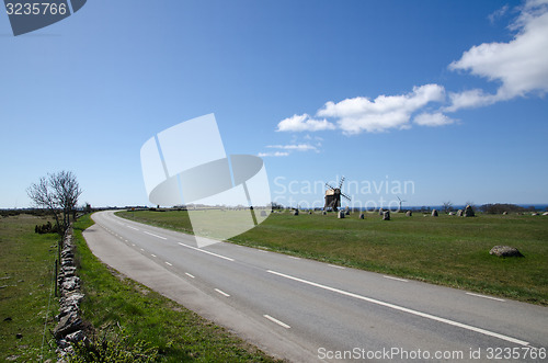 Image of Windmill at roadside