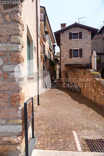 Image of narrow street of the old city in Italy