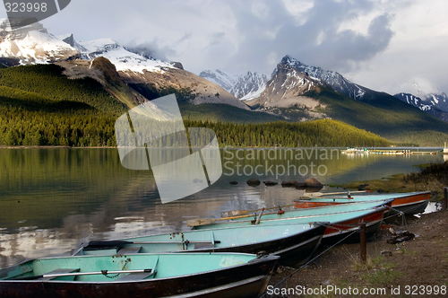 Image of Maligne lake