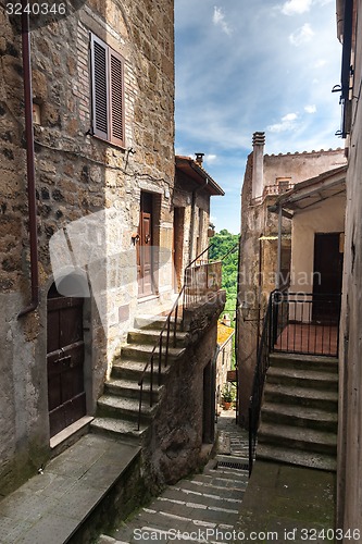 Image of narrow street of the old city in Italy