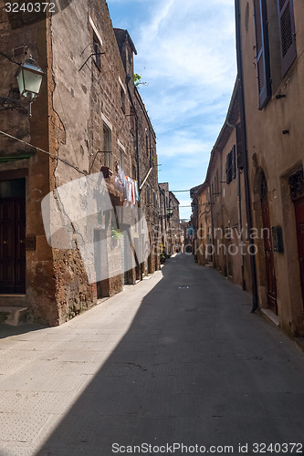 Image of narrow street of the old city in Italy