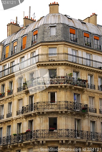 Image of Paris building