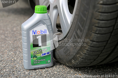 Image of Container of Mobil1 Fully Synthetic Motor Oil