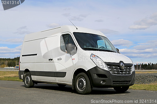 Image of White New Renault Master Van