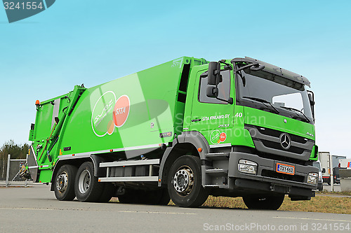 Image of Mercedes-Benz Axor 2533 Refuse Truck