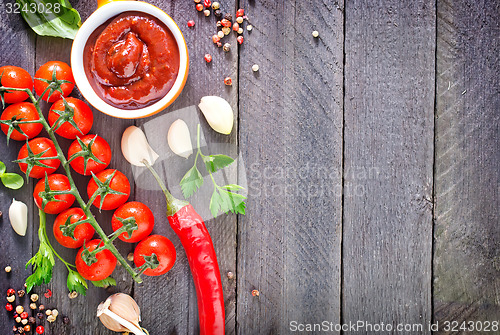 Image of tomato sauce and spice