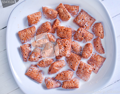 Image of dry breakfast with milk