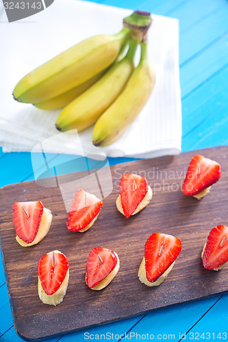 Image of strawberry with banana