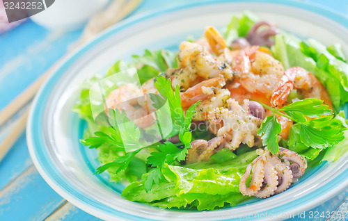 Image of salad with seafood