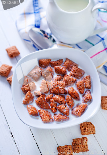 Image of dry breakfast with milk