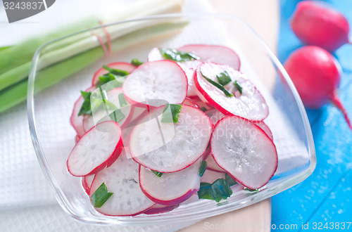 Image of salad with radish