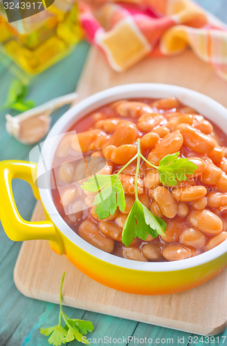 Image of beans with tomato sauce