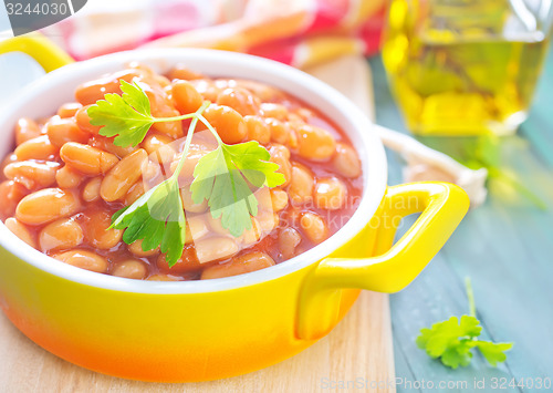 Image of beans with tomato sauce