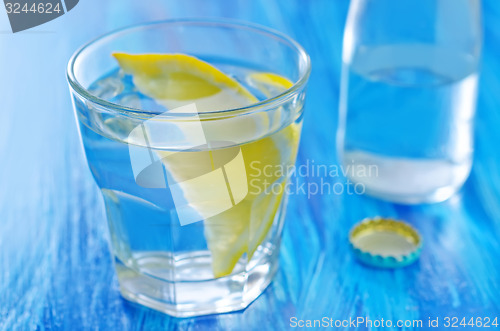 Image of water with lemons