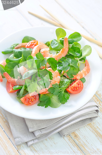 Image of shrimps with salad